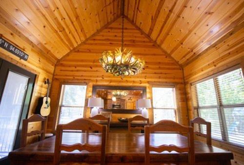 4Br/3Bth Family Cabin With A Hot Tub, Sleeps 14 Broken Bow Buitenkant foto